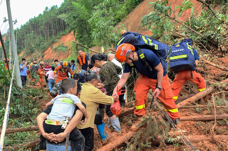 龙岩武平：全力开展灾区救援与物资运送